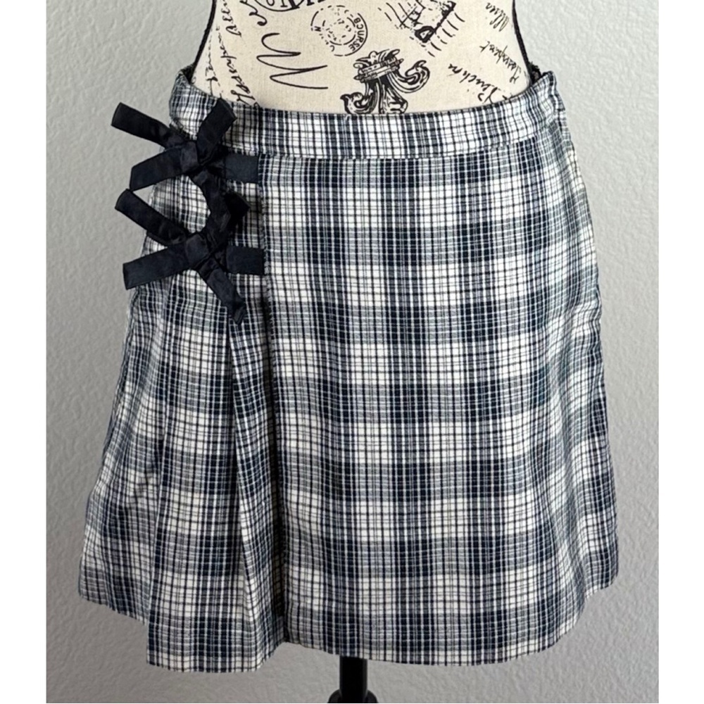 Old Navy Girls Y2K Plaid Black and White Skirt Dark Academia Preppy, size 14